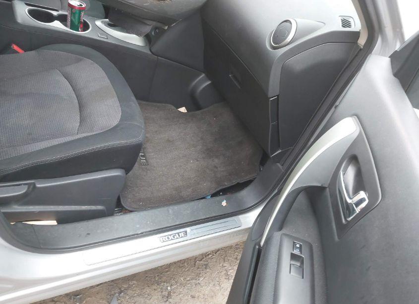 Photo 5 of 2013 Nissan Rogue SV (VIN JN8AS5MV7DW122279)