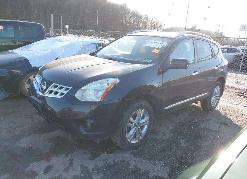 Photo 2 of 2013 Nissan Rogue SV (VIN JN8AS5MV7DW122377)