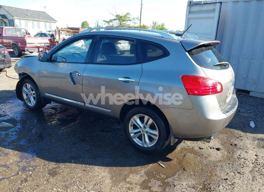 Photo 3 of 2013 Nissan Rogue SV (VIN JN8AS5MV7DW124873)