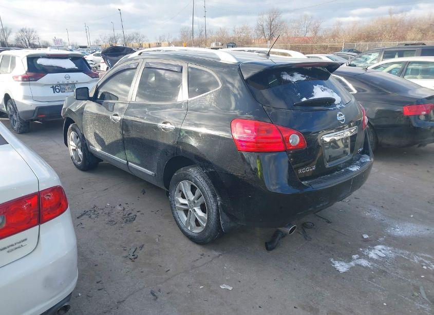 Photo 3 of 2013 Nissan Rogue SV (VIN JN8AS5MV7DW604590)