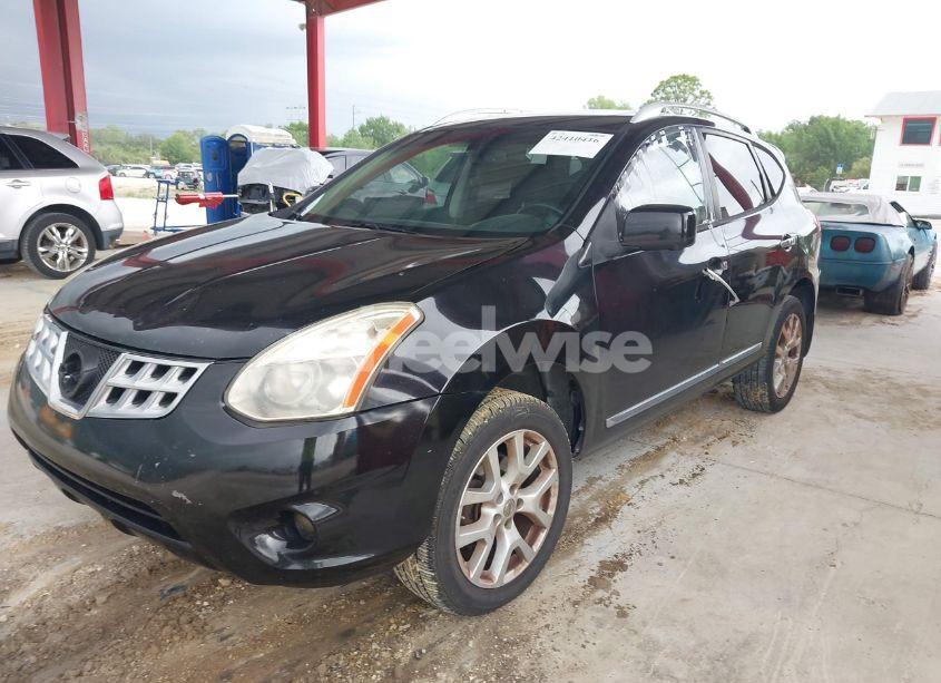 Photo 2 of 2013 Nissan Rogue SV W/SL PKG (VIN JN8AS5MV7DW613418)