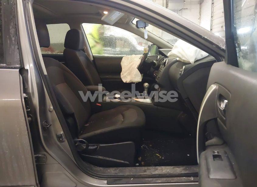 Photo 5 of 2013 Nissan Rogue SV (VIN JN8AS5MV7DW649853)