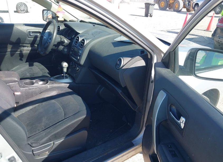 Photo 5 of 2014 Nissan Rogue SELECT S (VIN JN8AS5MV7EW718333)