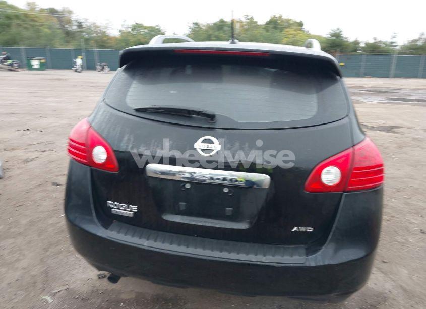 Photo 16 of 2015 Nissan Rogue SELECT S (VIN JN8AS5MV7FW757196)