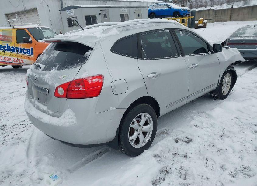 Photo 4 of 2015 Nissan Rogue SELECT S (VIN JN8AS5MV7FW768411)