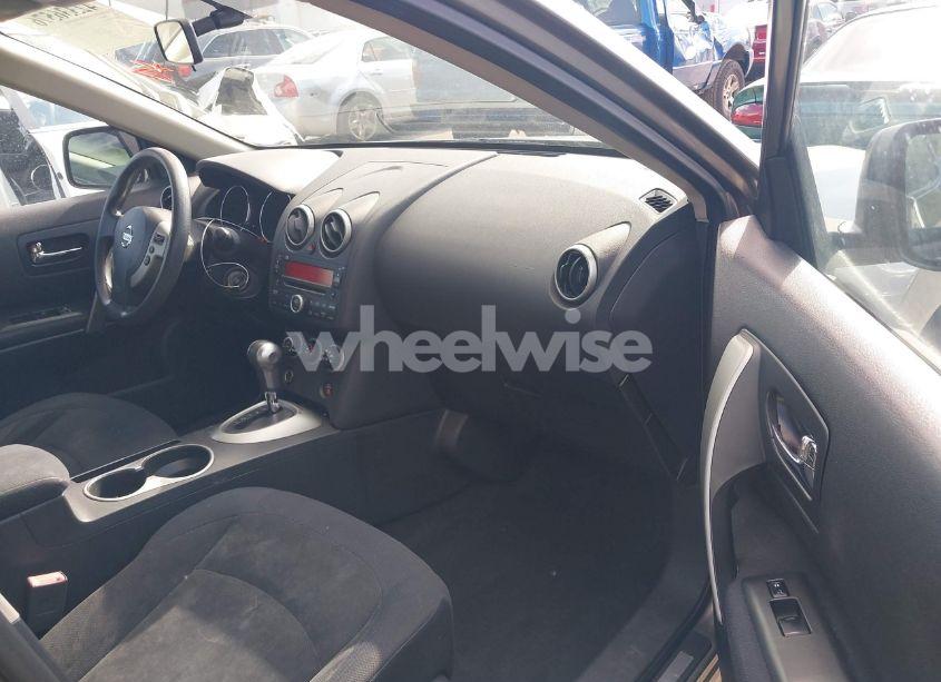 Photo 5 of 2010 Nissan Rogue S (VIN JN8AS5MV8AW100626)