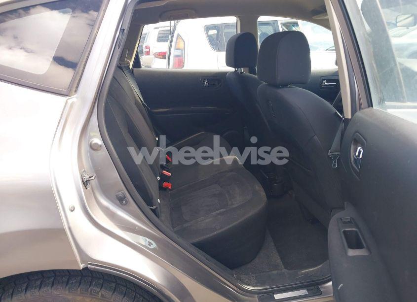 Photo 8 of 2010 Nissan Rogue S (VIN JN8AS5MV8AW100626)