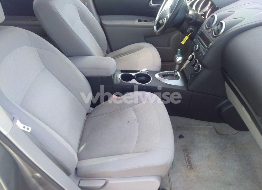 Photo 5 of 2010 Nissan Rogue S (VIN JN8AS5MV8AW102747)