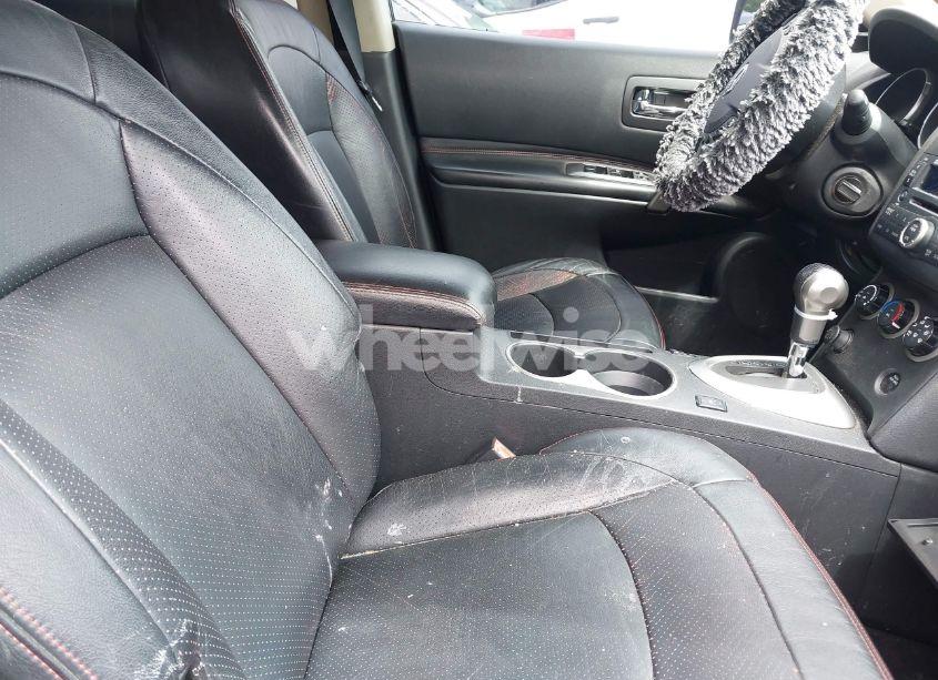 Photo 5 of 2010 Nissan Rogue SL (VIN JN8AS5MV8AW110301)