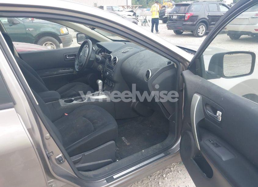 Photo 5 of 2010 Nissan Rogue S (VIN JN8AS5MV8AW131987)