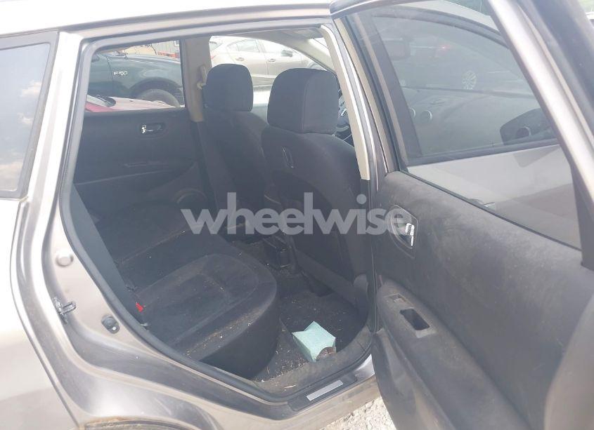 Photo 8 of 2010 Nissan Rogue S (VIN JN8AS5MV8AW131987)