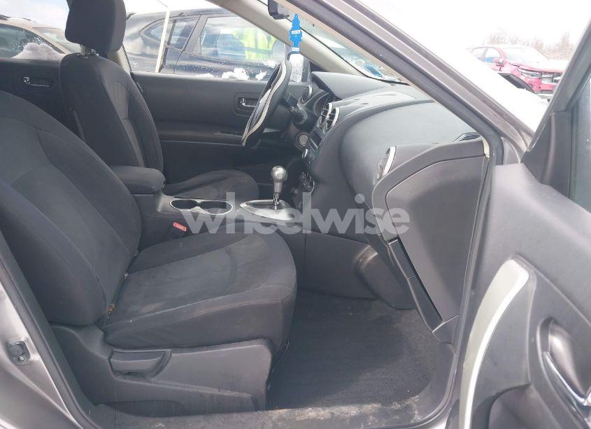 Photo 5 of 2010 Nissan Rogue S (VIN JN8AS5MV8AW139944)