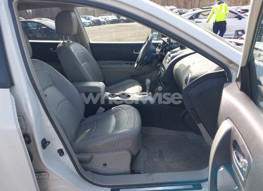 Photo 5 of 2010 Nissan Rogue S (VIN JN8AS5MV8AW141628)