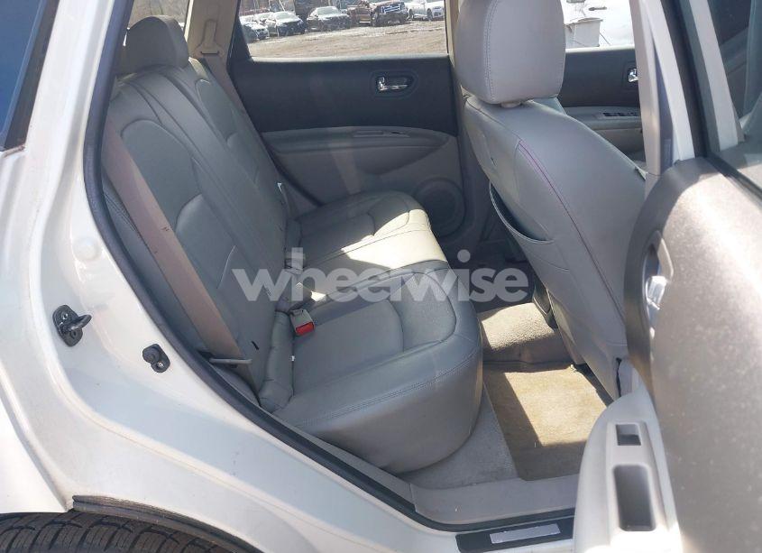 Photo 8 of 2010 Nissan Rogue S (VIN JN8AS5MV8AW141628)