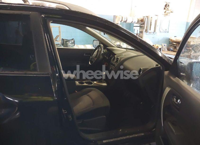 Photo 5 of 2010 Nissan Rogue SL (VIN JN8AS5MV8AW609213)