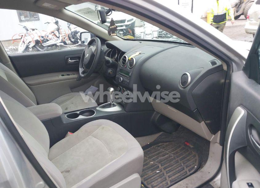 Photo 5 of 2010 Nissan Rogue S (VIN JN8AS5MV8AW609390)