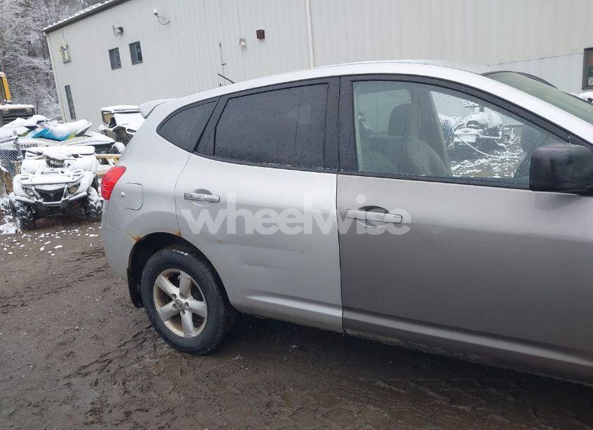 Photo 6 of 2010 Nissan Rogue S (VIN JN8AS5MV8AW609390)