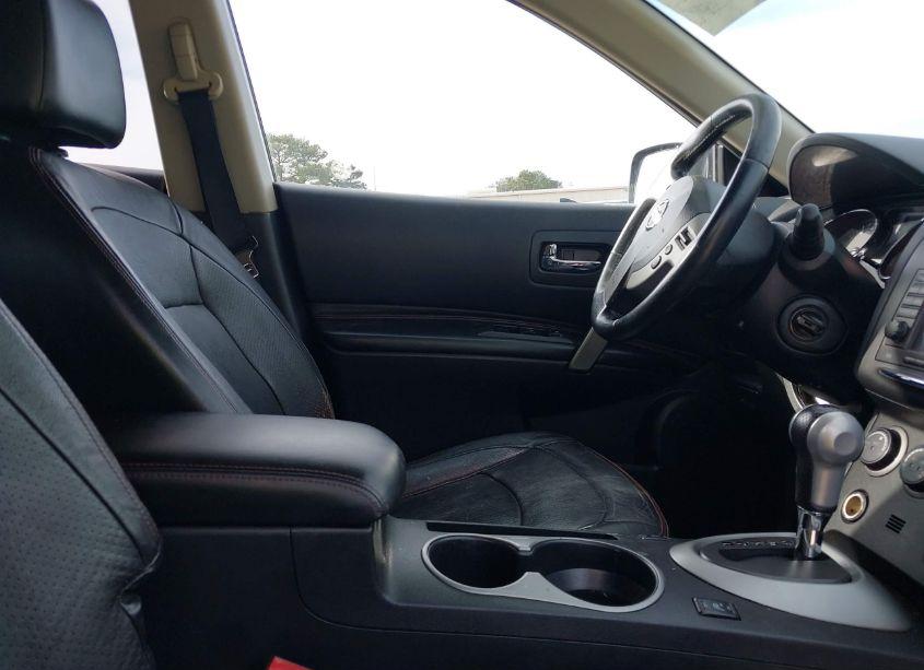 Photo 5 of 2011 Nissan Rogue SV (VIN JN8AS5MV8BW260393)