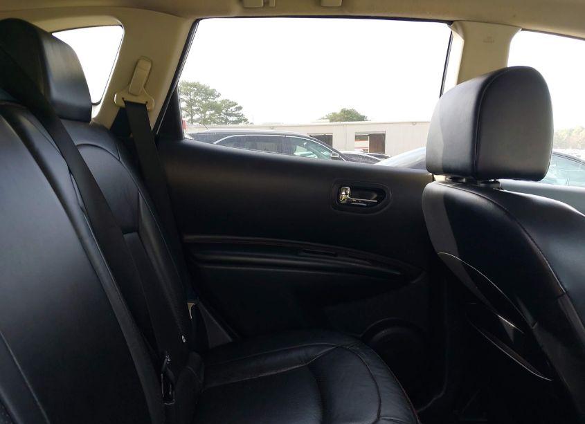 Photo 8 of 2011 Nissan Rogue SV (VIN JN8AS5MV8BW260393)