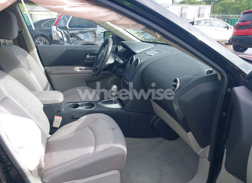 Photo 5 of 2011 Nissan Rogue SV (VIN JN8AS5MV8BW304439)