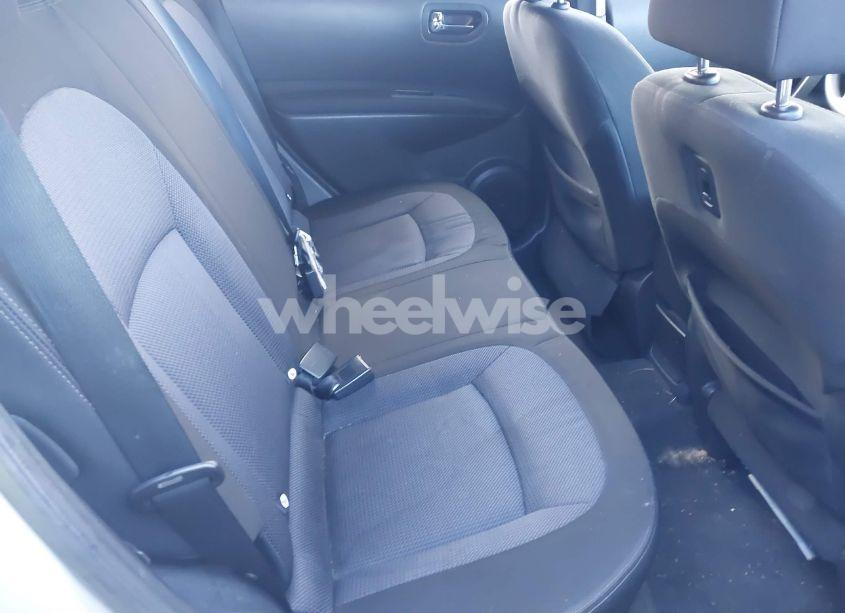 Photo 8 of 2011 Nissan Rogue SV (VIN JN8AS5MV8BW305056)