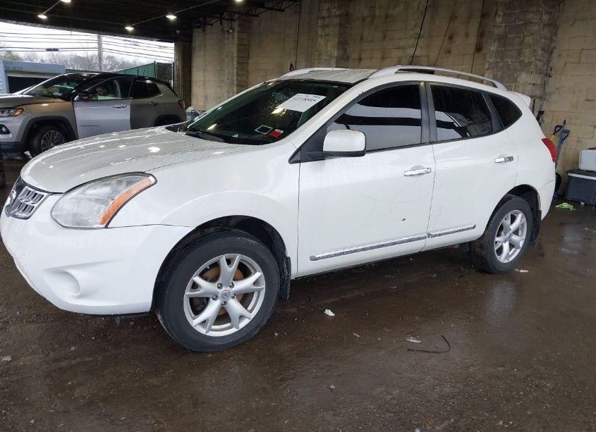 Photo 2 of 2011 Nissan Rogue SV (VIN JN8AS5MV8BW306417)