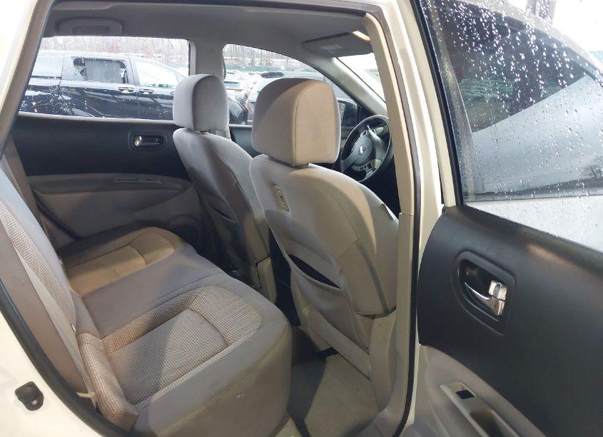 Photo 8 of 2011 Nissan Rogue SV (VIN JN8AS5MV8BW306417)