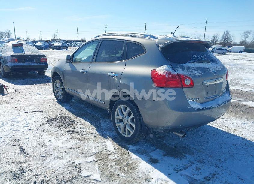 Photo 3 of 2011 Nissan Rogue SV (VIN JN8AS5MV8BW315344)