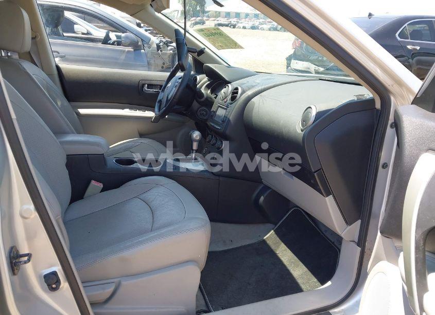 Photo 5 of 2011 Nissan Rogue SV (VIN JN8AS5MV8BW663306)