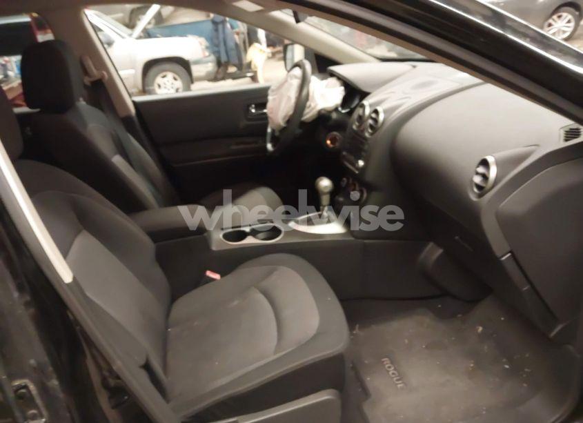 Photo 5 of 2011 Nissan Rogue SV (VIN JN8AS5MV8BW677898)