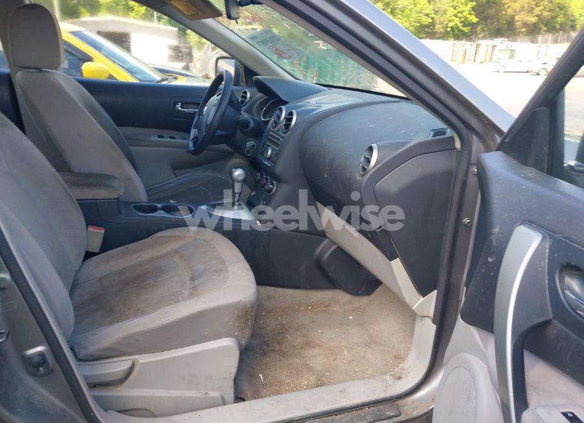 Photo 5 of 2011 Nissan Rogue S (VIN JN8AS5MV8BW689856)