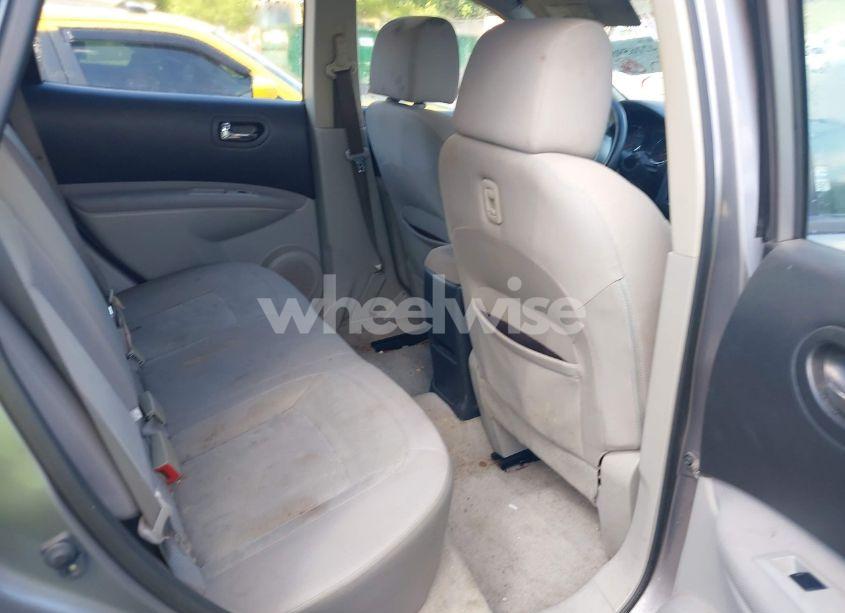 Photo 8 of 2011 Nissan Rogue S (VIN JN8AS5MV8BW689856)