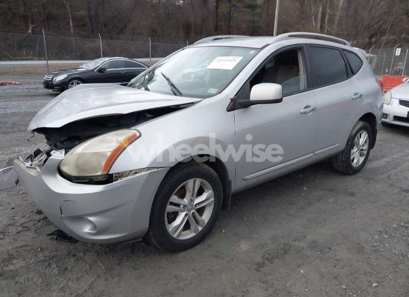 Photo 2 of 2012 Nissan Rogue SV (VIN JN8AS5MV8CW374668)