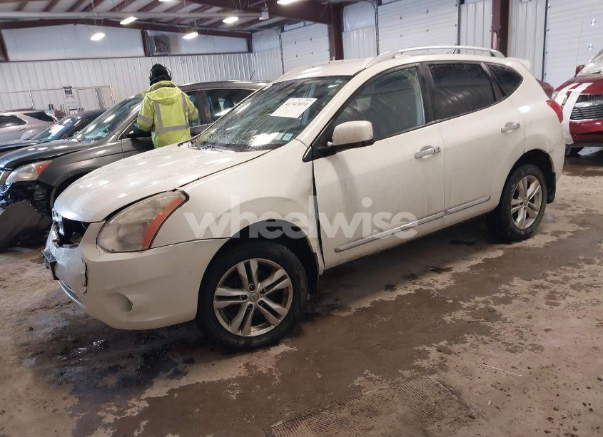 Photo 2 of 2012 Nissan Rogue SV (VIN JN8AS5MV8CW417227)