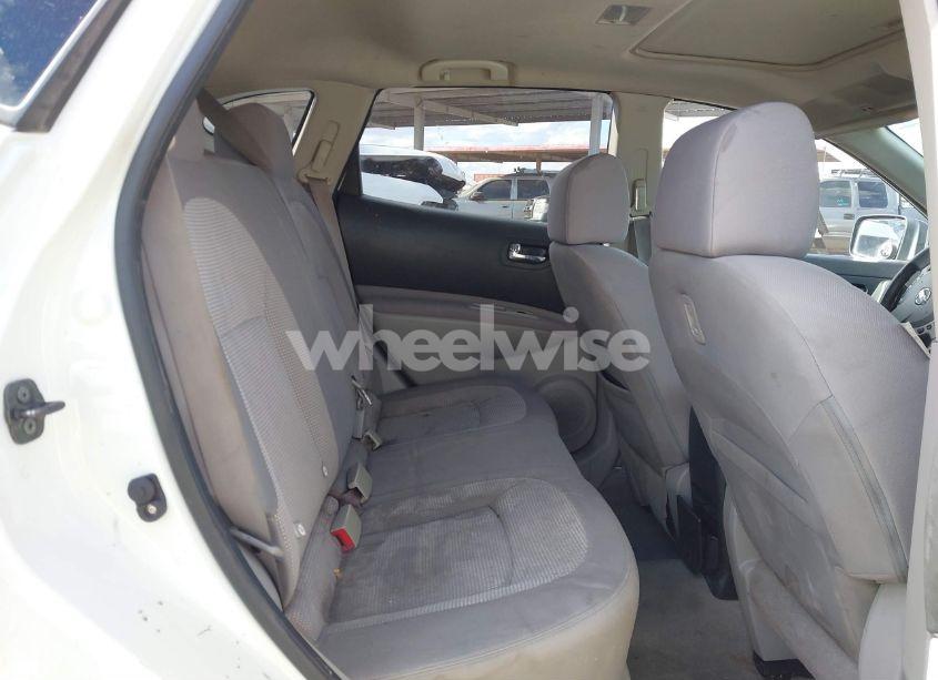 Photo 8 of 2013 Nissan Rogue SV (VIN JN8AS5MV8DW111078)