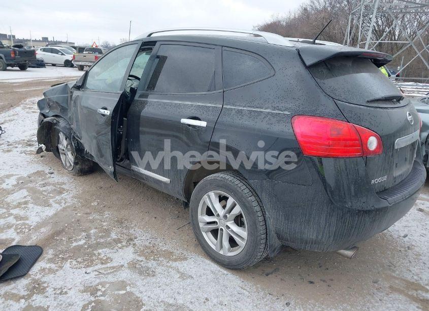 Photo 3 of 2013 Nissan Rogue SV (VIN JN8AS5MV8DW119312)