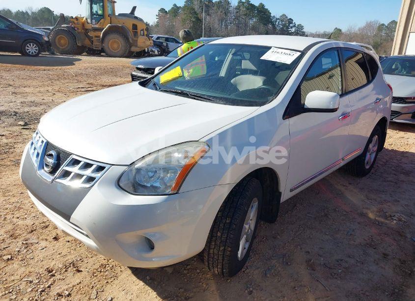 Photo 2 of 2013 Nissan Rogue S (VIN JN8AS5MV8DW126664)