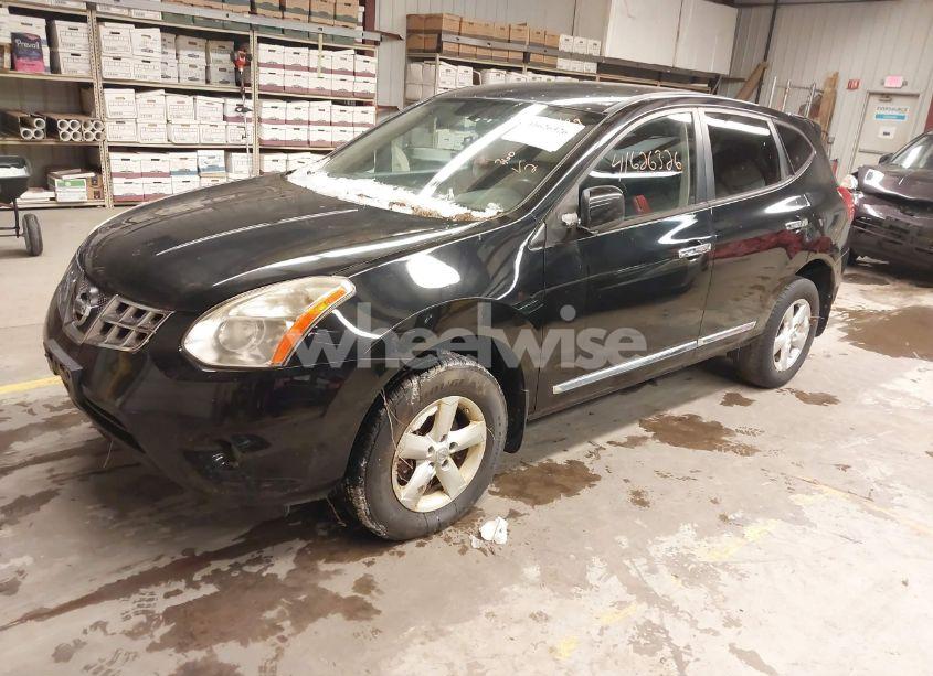 Photo 2 of 2013 Nissan Rogue S (VIN JN8AS5MV8DW129645)