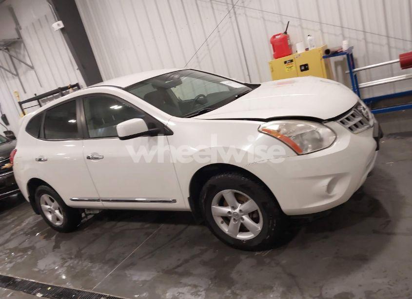 Photo 13 of 2013 Nissan Rogue S (VIN JN8AS5MV8DW608115)