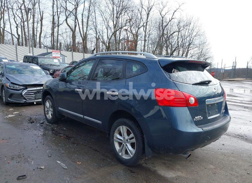 Photo 3 of 2013 Nissan Rogue SV (VIN JN8AS5MV8DW613797)