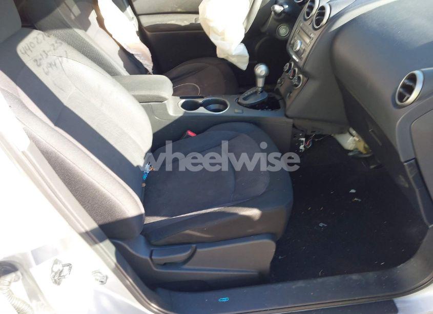 Photo 5 of 2013 Nissan Rogue S (VIN JN8AS5MV8DW619471)