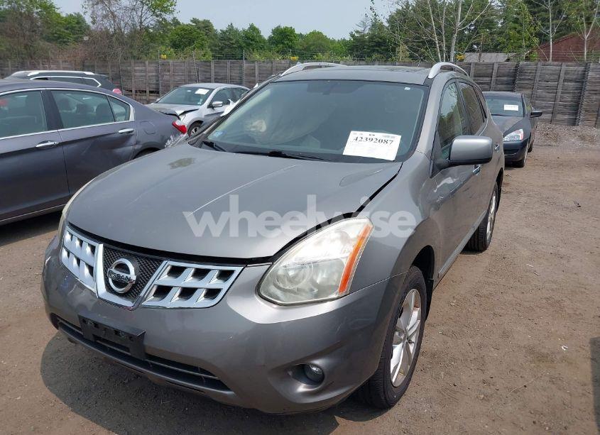 Photo 2 of 2013 Nissan Rogue SV (VIN JN8AS5MV8DW640191)