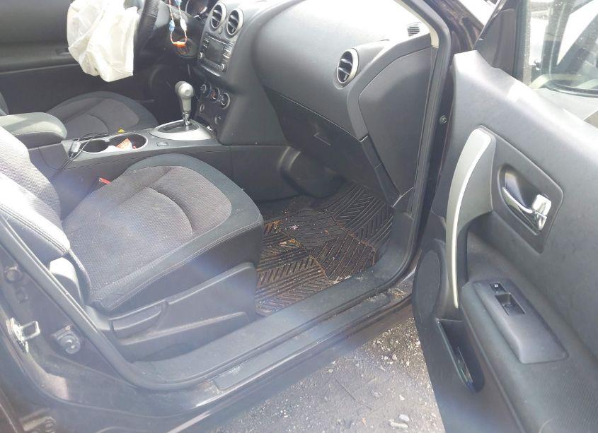 Photo 5 of 2013 Nissan Rogue SV (VIN JN8AS5MV8DW644466)