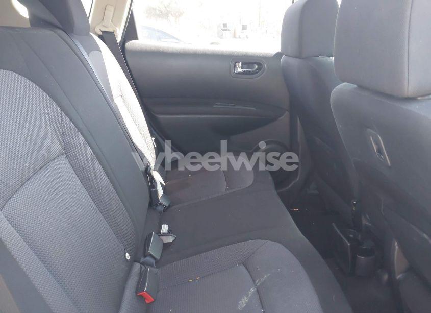 Photo 8 of 2013 Nissan Rogue SV (VIN JN8AS5MV8DW646458)