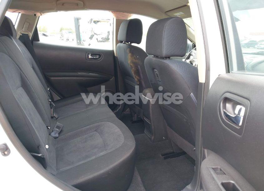 Photo 8 of 2013 Nissan Rogue S (VIN JN8AS5MV8DW647240)