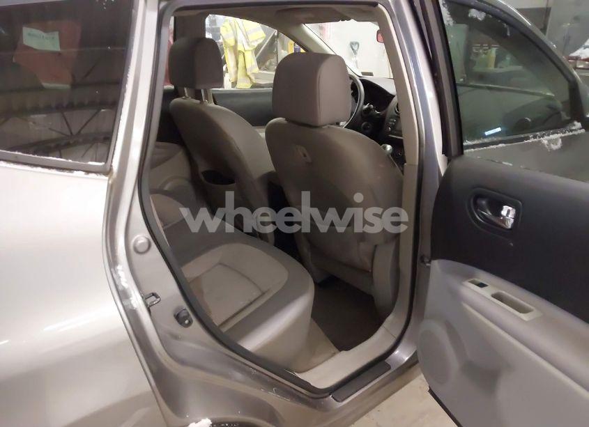 Photo 8 of 2013 Nissan Rogue SV (VIN JN8AS5MV8DW647352)