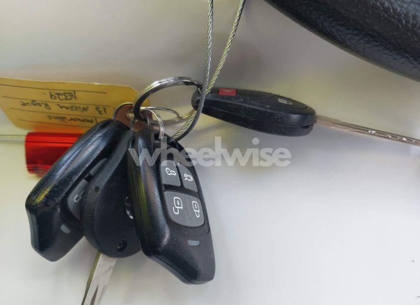 Photo 11 of 2013 Nissan Rogue S (VIN JN8AS5MV8DW650851)