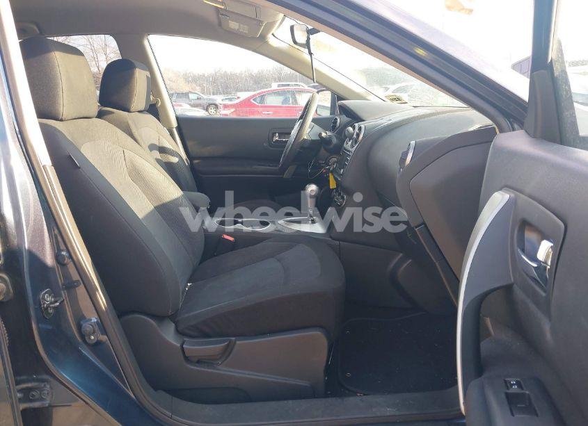 Photo 5 of 2013 Nissan Rogue S (VIN JN8AS5MV8DW650851)