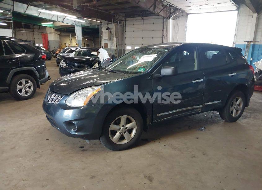 Photo 2 of 2013 Nissan Rogue S (VIN JN8AS5MV8DW651756)