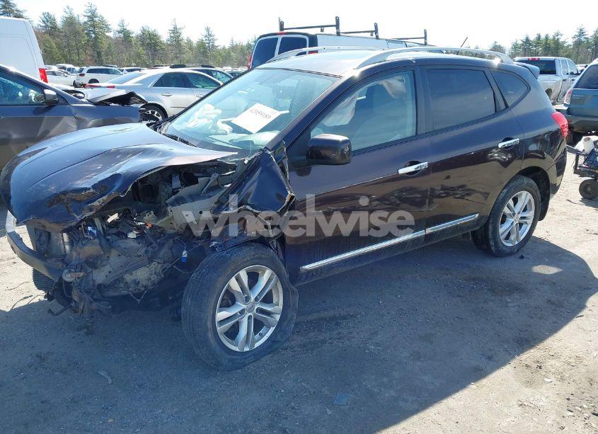 Photo 2 of 2013 Nissan Rogue SV (VIN JN8AS5MV8DW657864)